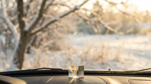 scoprite il metodo sorprendente per mantenere il parabrezza pulito e senza appannamento durante tutto l'inverno, per viaggi più sicuri e piacevoli.